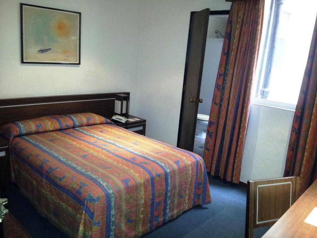 Standard Single Room,112733688:JPEG