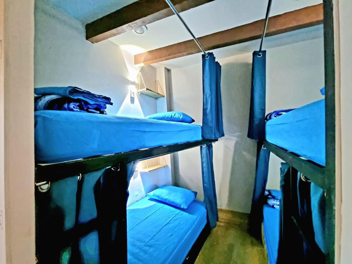 Bunk Bed Male Dormitory Room,1187442241:JPEG