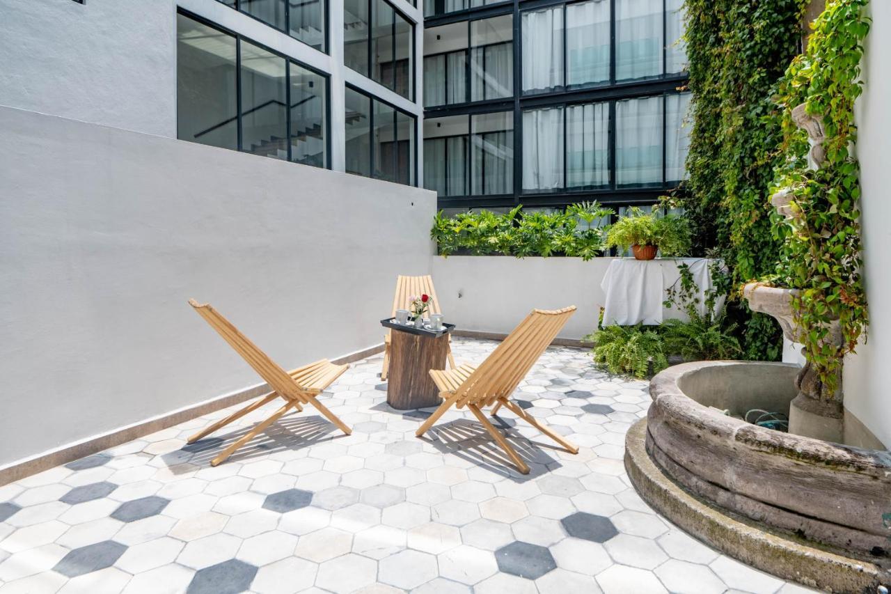 Suite Terrace,1296999928:JPEG