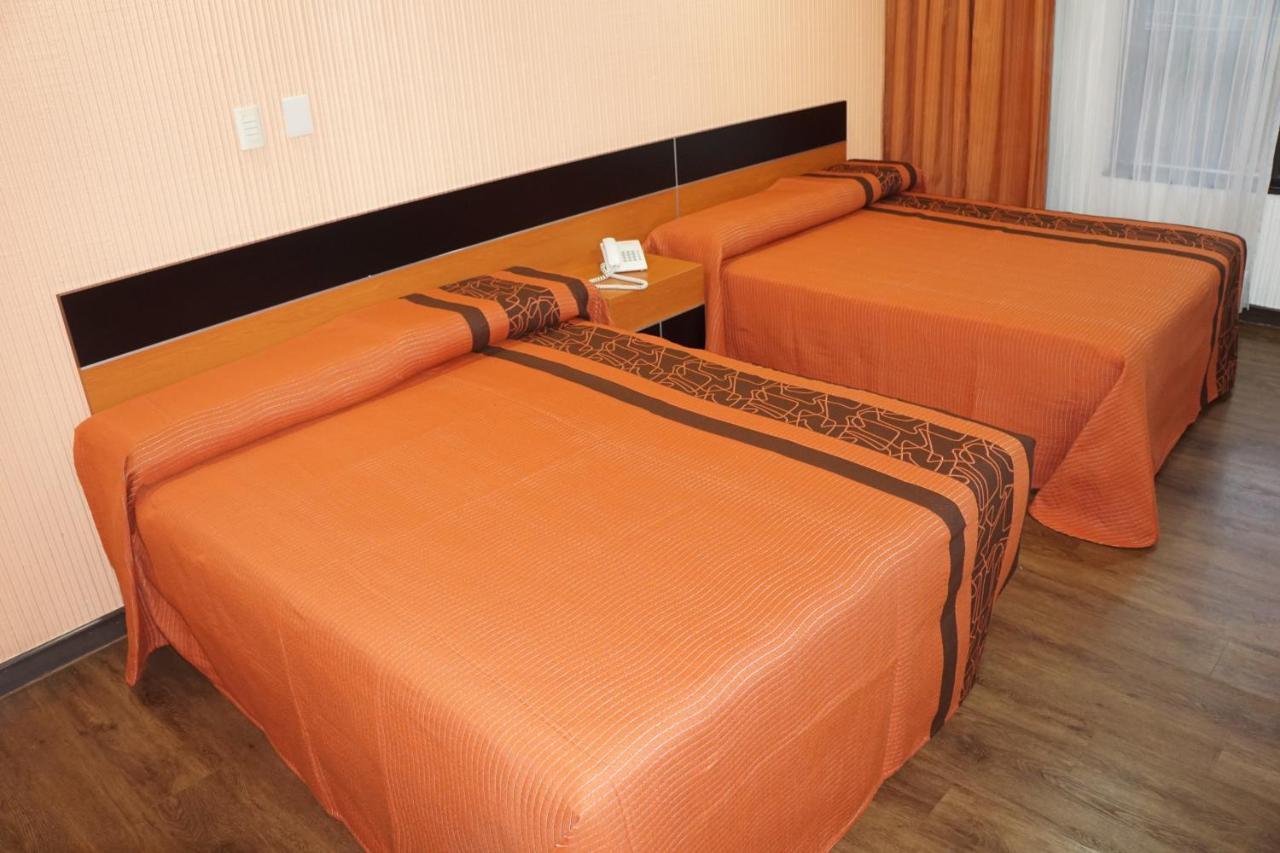 Twin Room,1311412567:JPEG