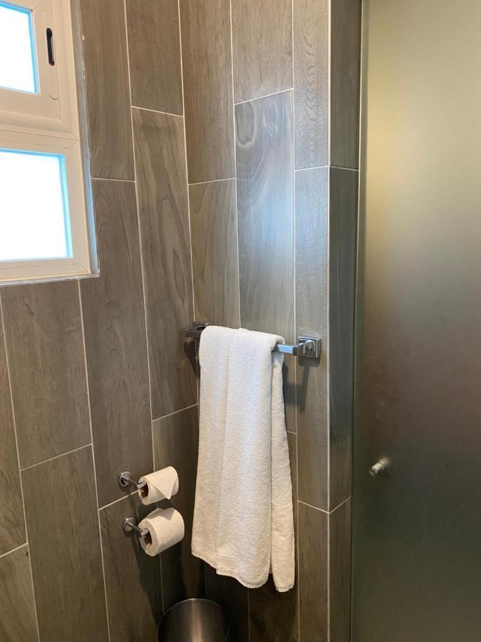 Family Room Bathroom,1480135874:JPEG