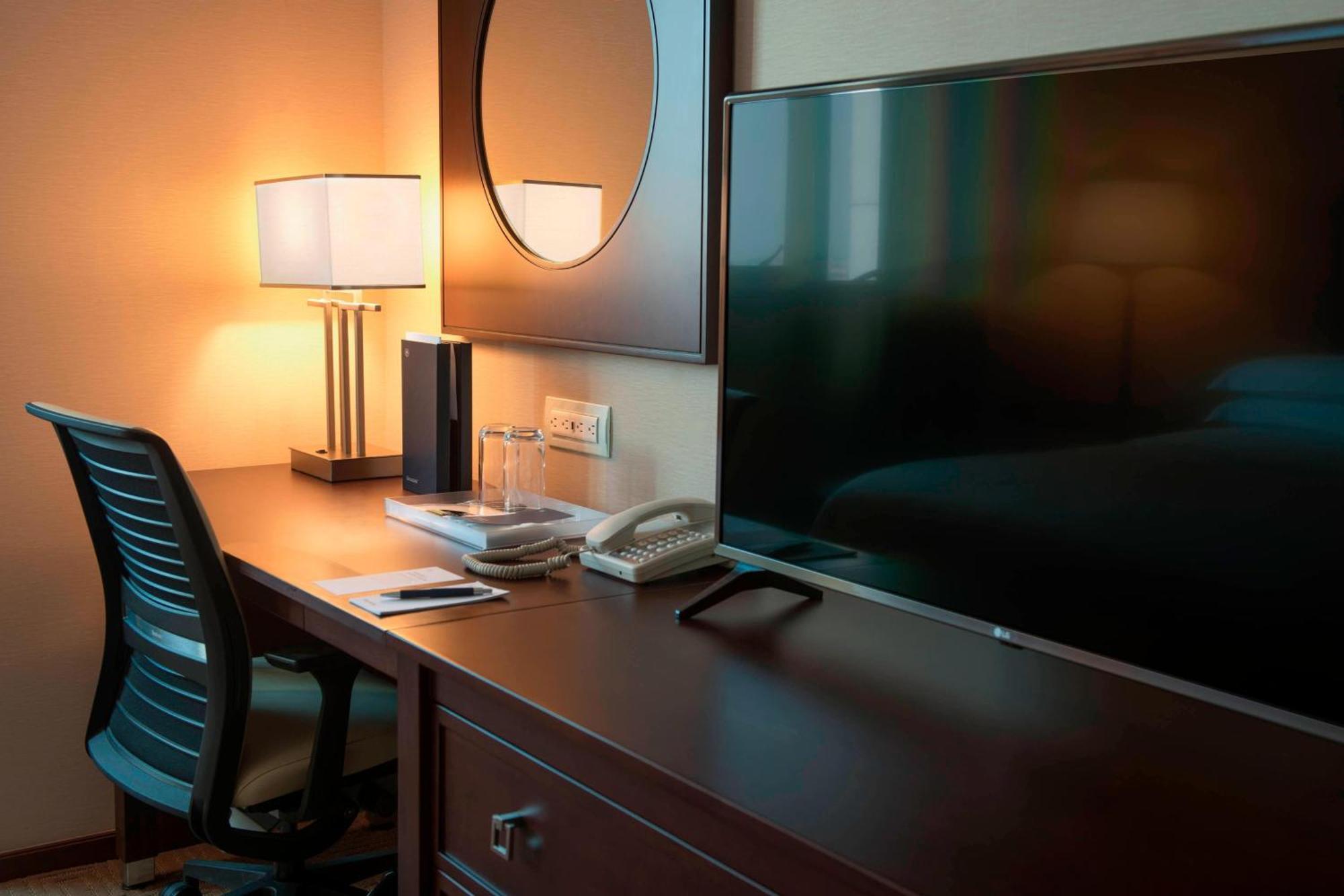 Deluxe Guest room 1 King