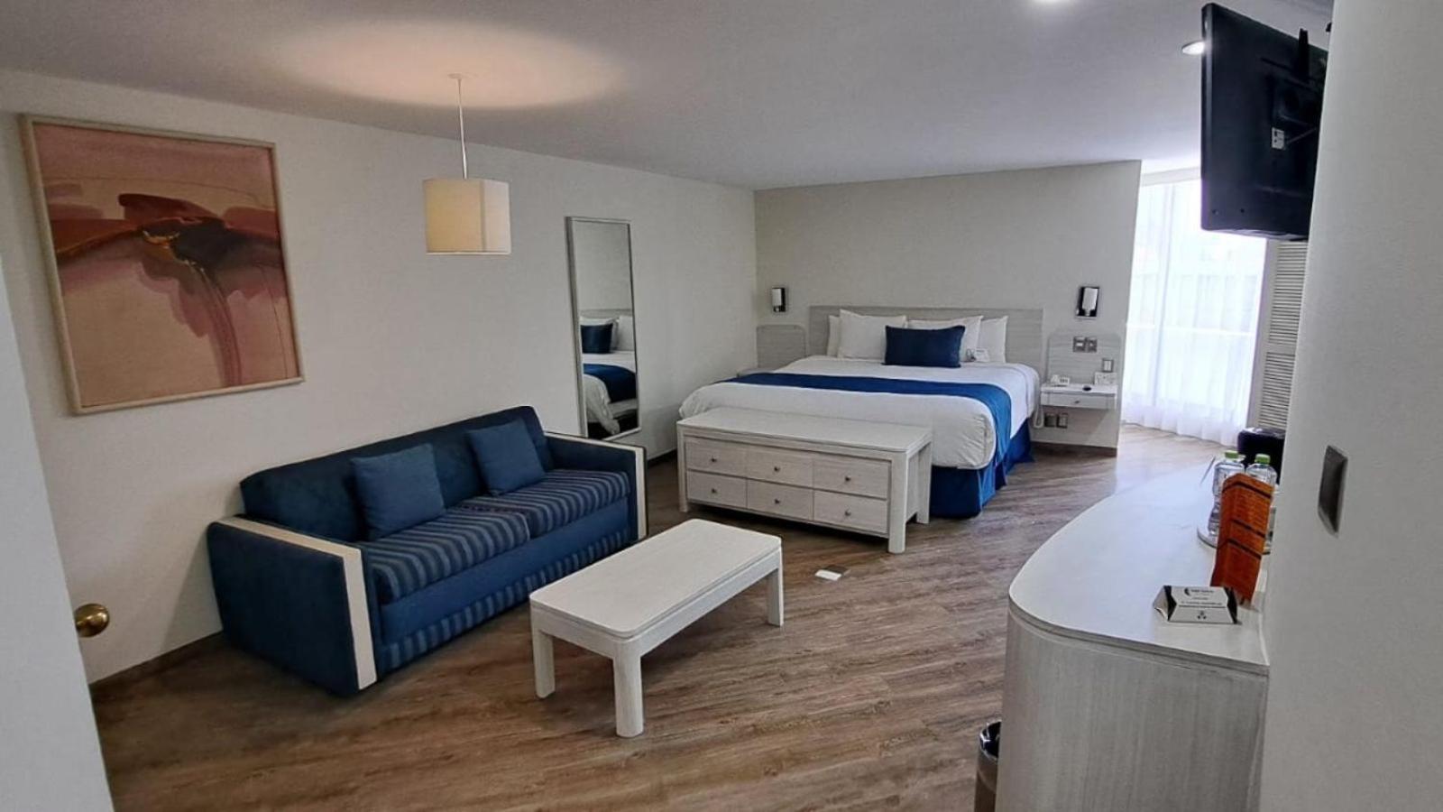 Junior Suite,1668052880:JPEG
