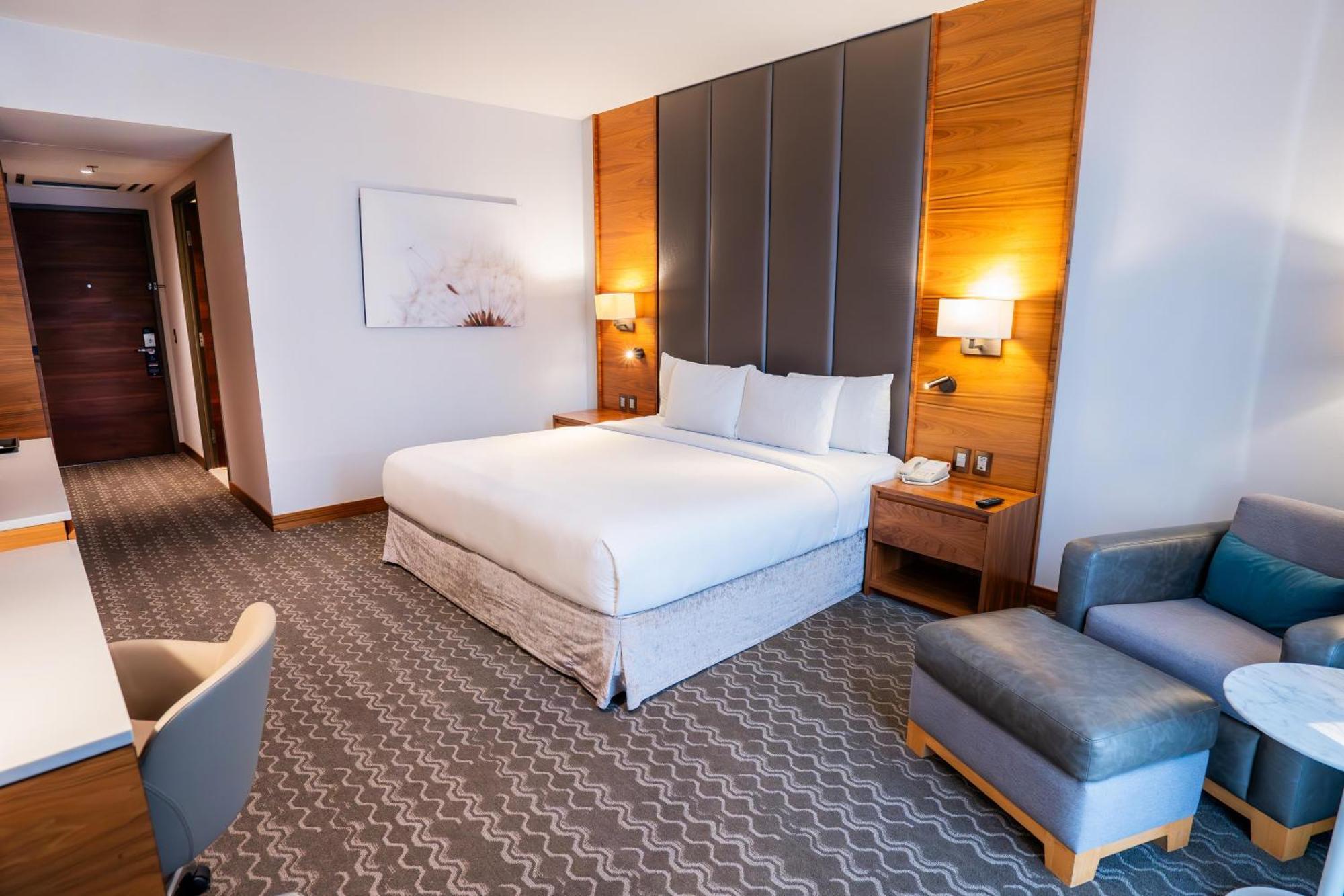 King Room,1765859096:JPEG