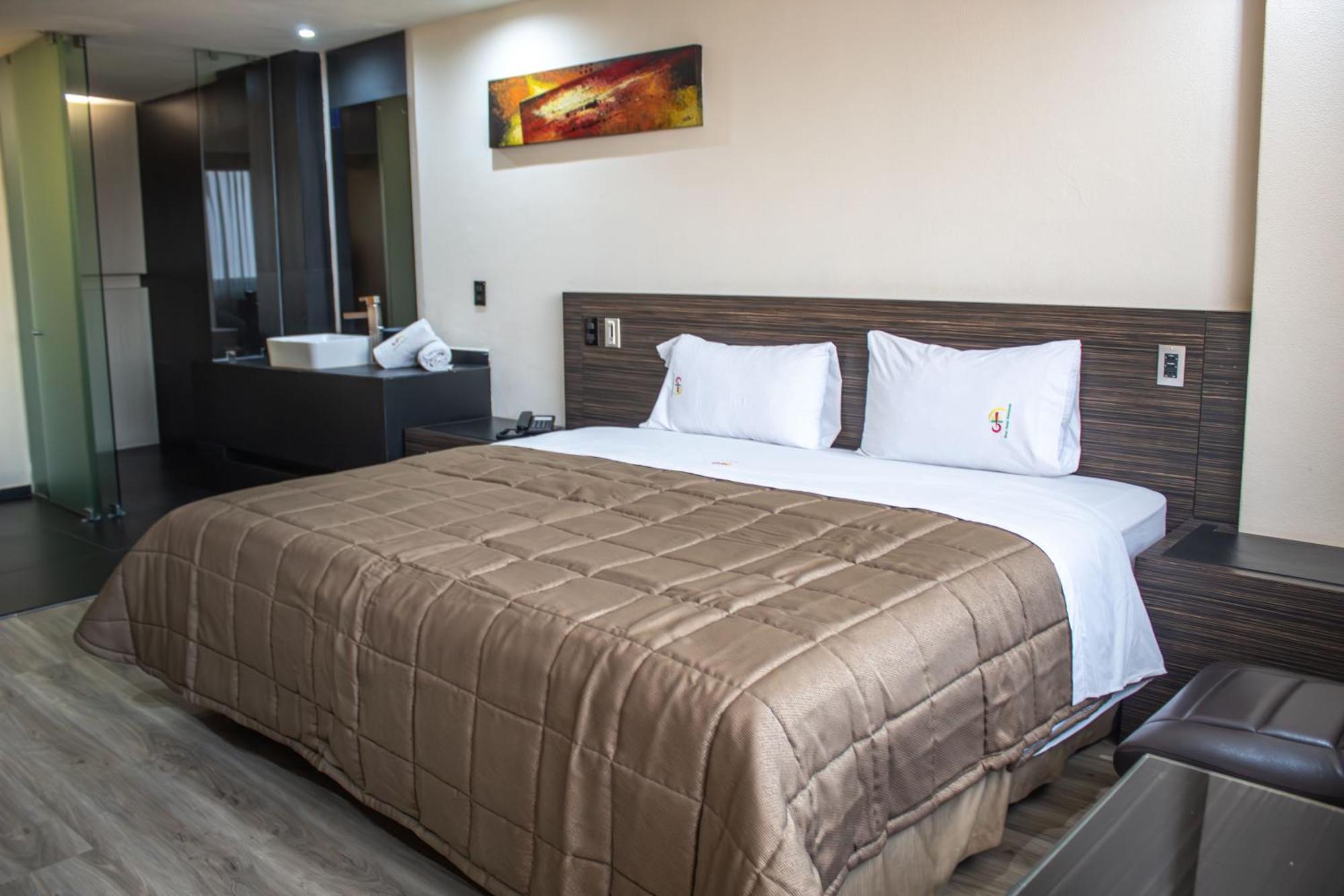 King Room,1765885901:JPEG