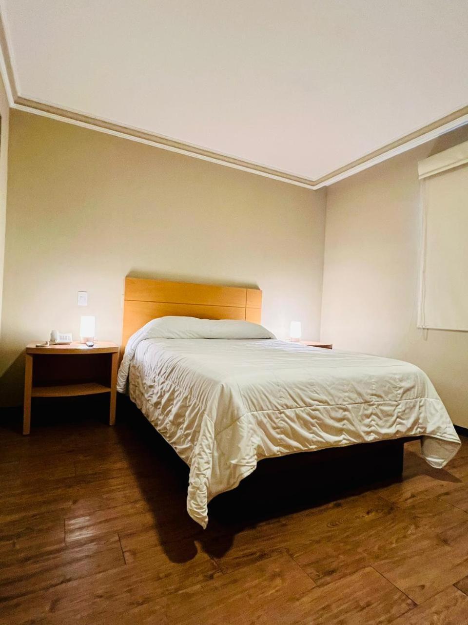 Deluxe Queen Room,1769508989:JPEG