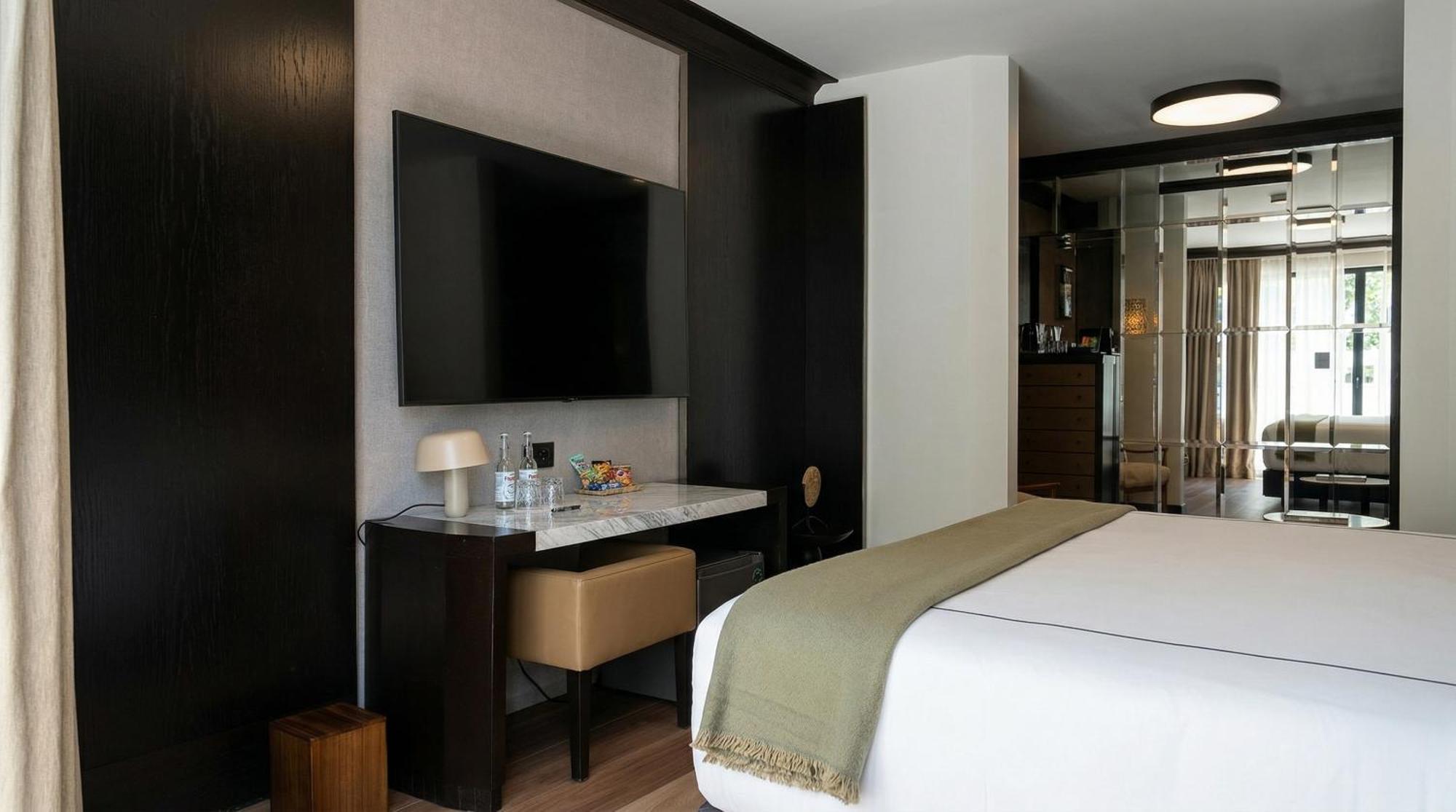 Superior King Room