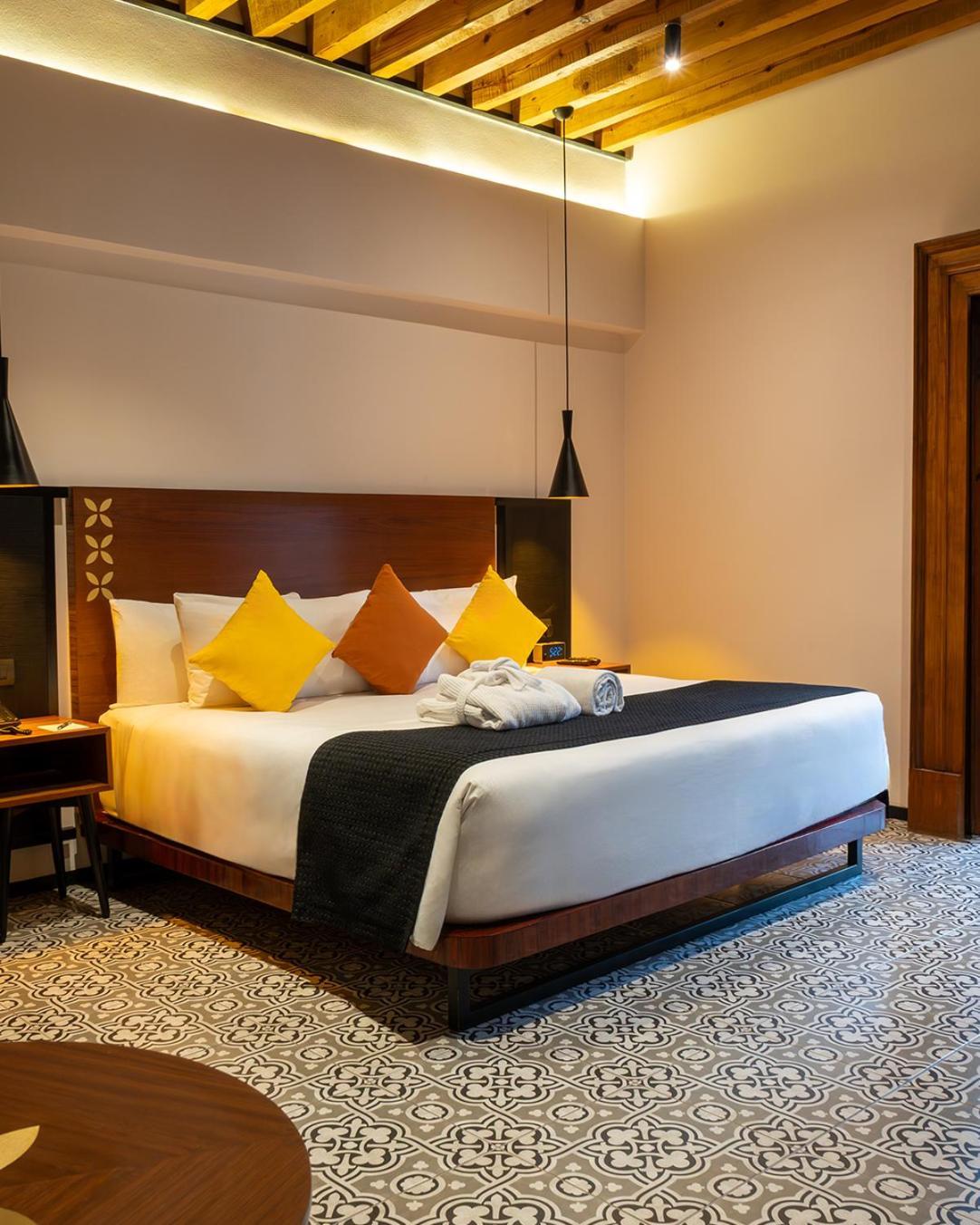 Deluxe Junior Suite,1506944929:JPEG